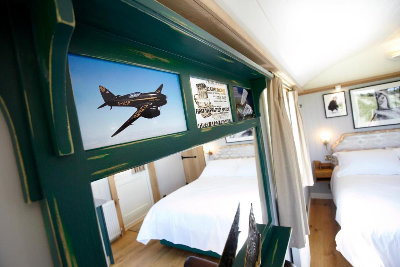 Hornington Manor Luxury Shepherd Huts 요크 외부 사진