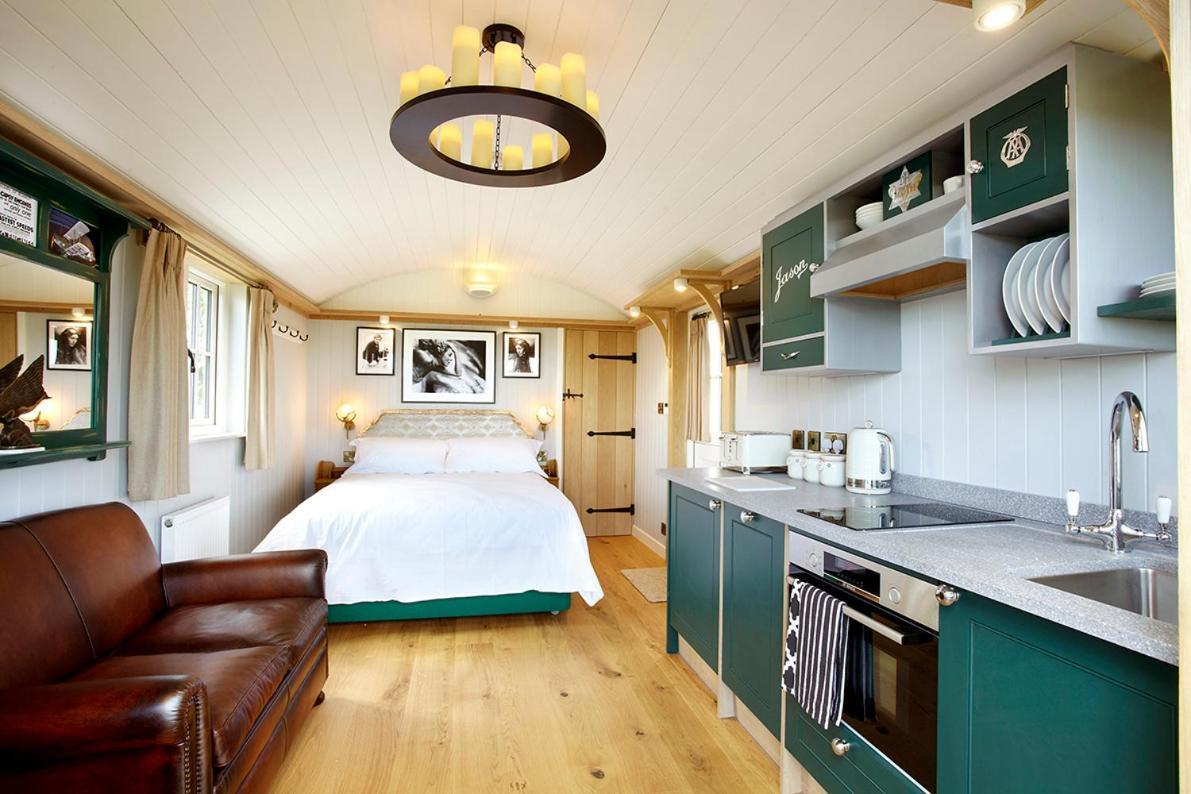 Hornington Manor Luxury Shepherd Huts 요크 외부 사진