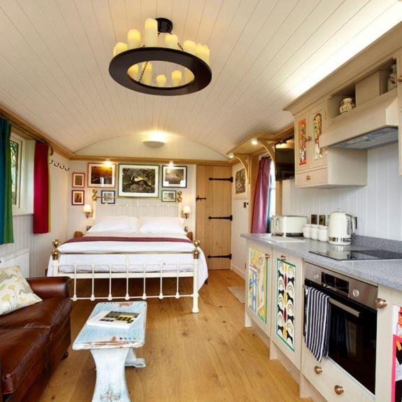 Hornington Manor Luxury Shepherd Huts 요크 외부 사진