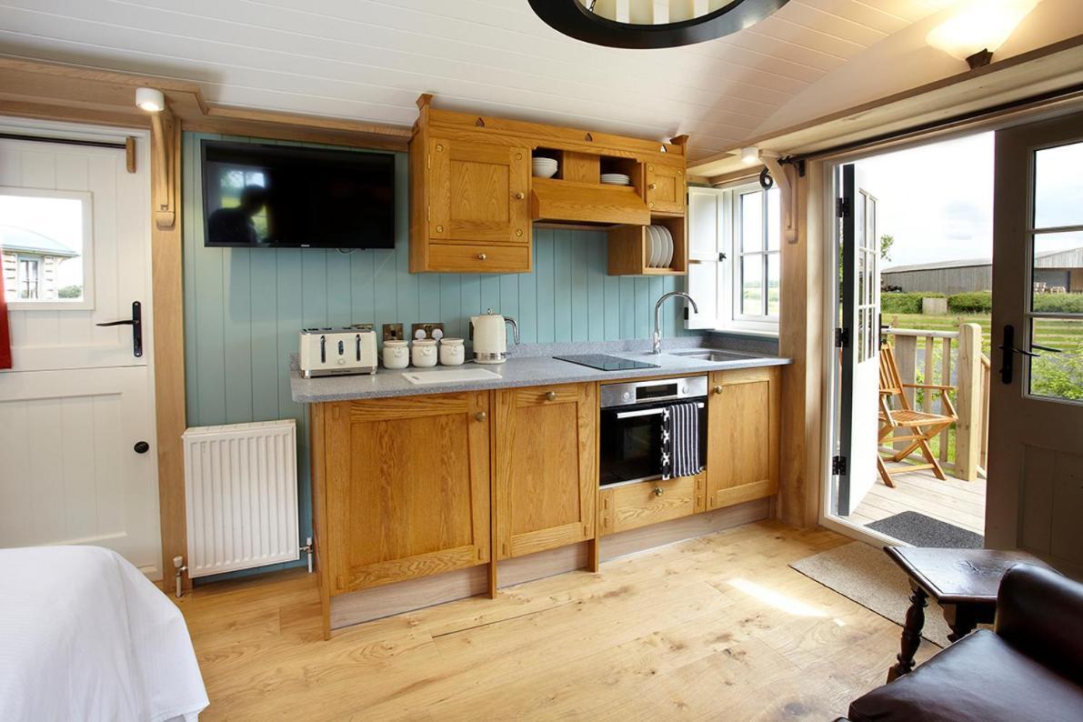 Hornington Manor Luxury Shepherd Huts 요크 외부 사진