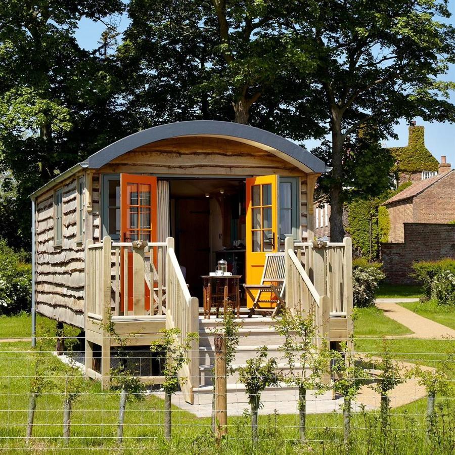 Hornington Manor Luxury Shepherd Huts 요크 외부 사진