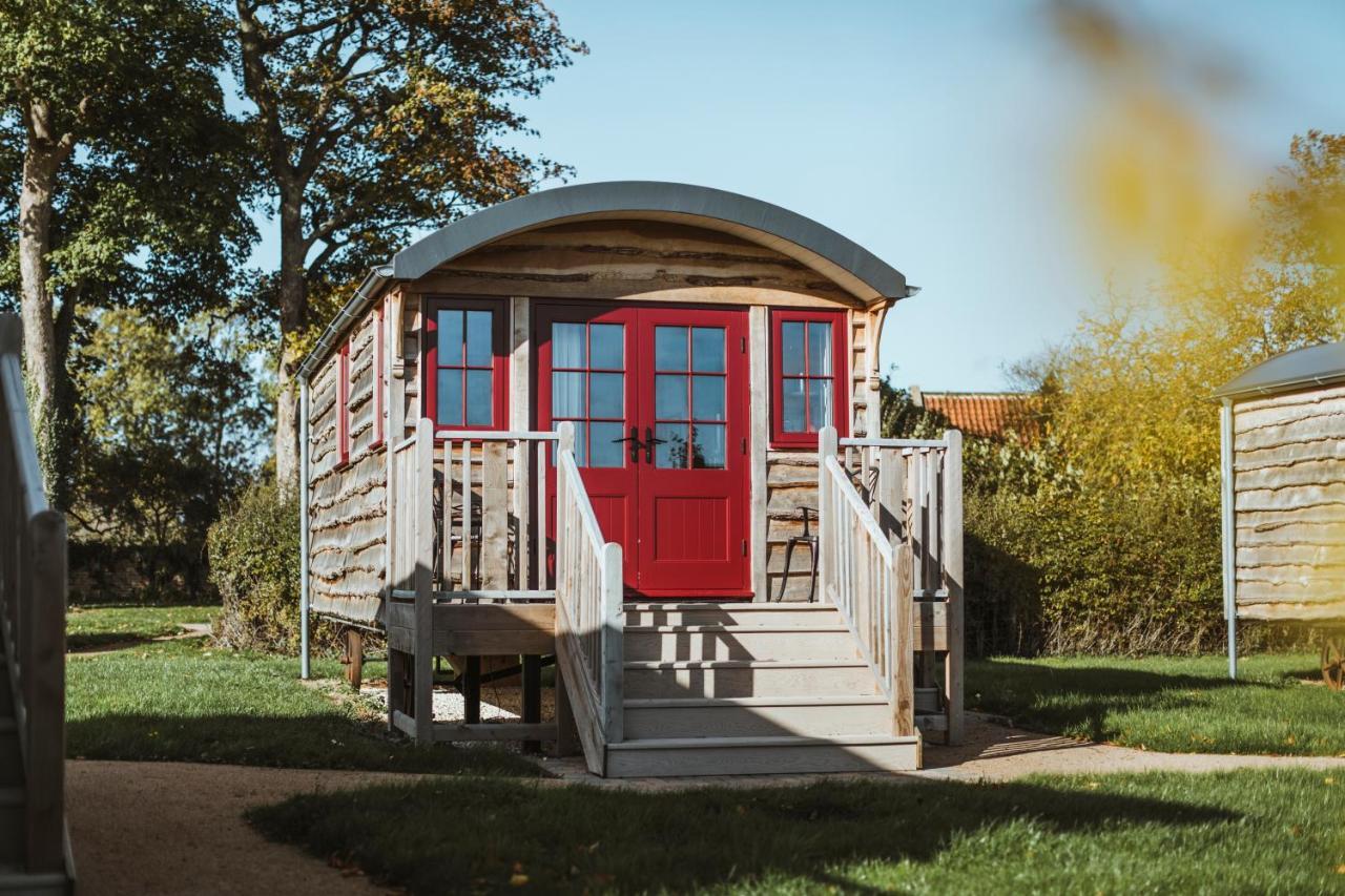Hornington Manor Luxury Shepherd Huts 요크 외부 사진